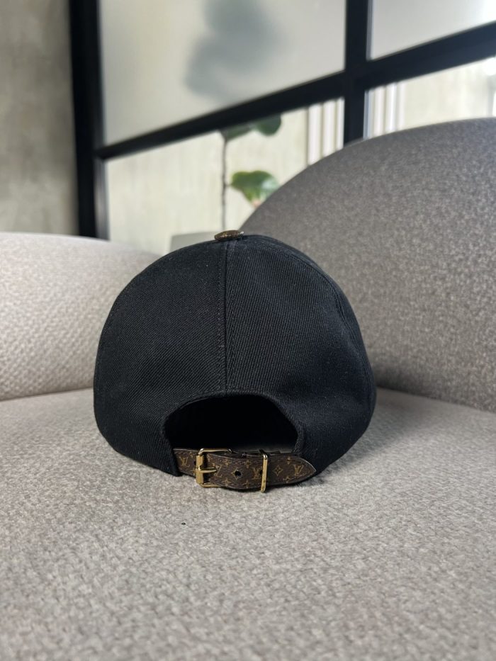 Gorra Louis Vuitton Con Logo - Image 4