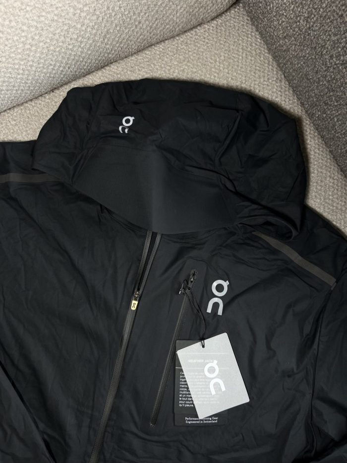 Chaqueta On Con Logo - Image 2