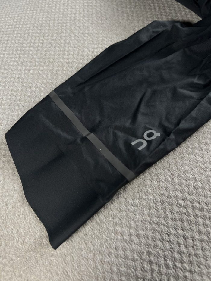 Chaqueta On Con Logo - Image 4