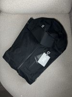 Chaqueta On Con Logo - Image 7