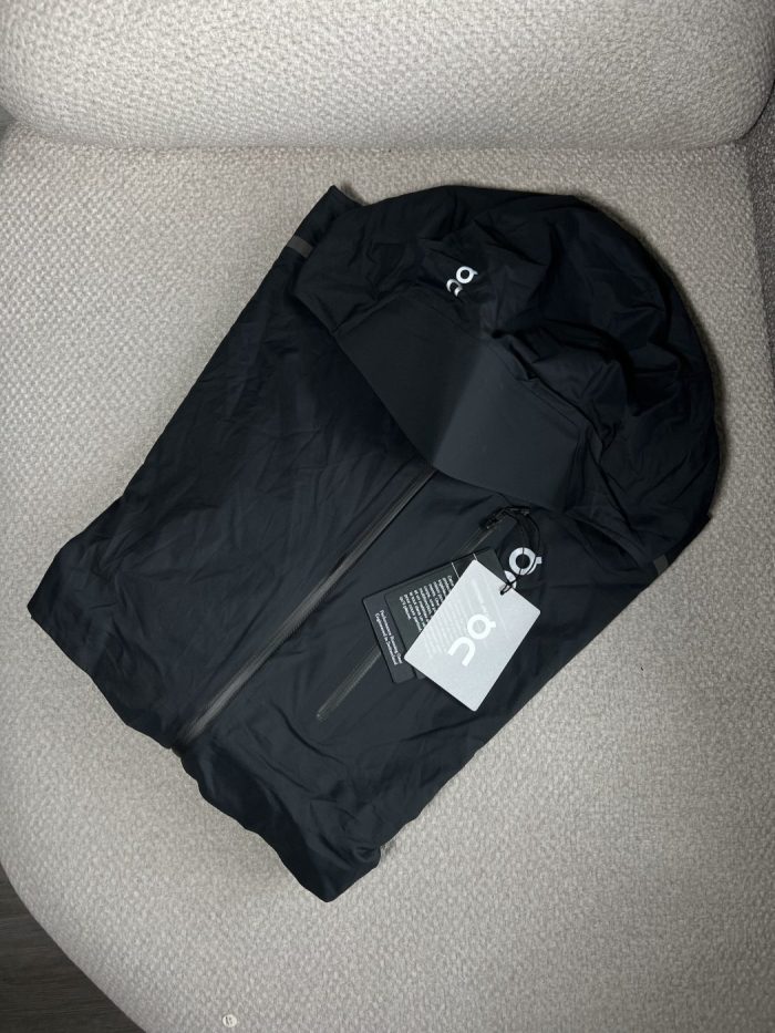 Chaqueta On Con Logo - Image 7