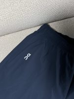 Pantalón On Deportivo Con Logo - Image 3