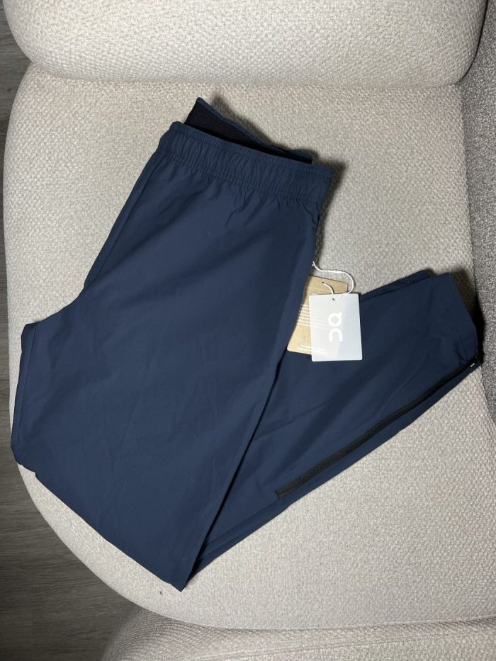 Pantalón On Deportivo Con Logo - Image 6