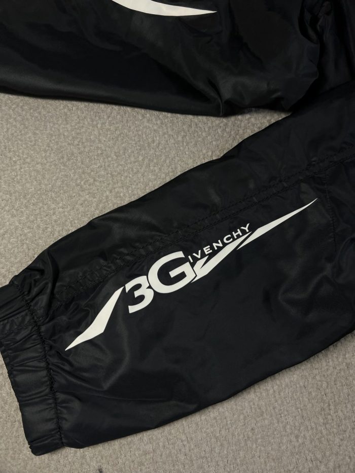 Chaqueta Givenchy Con Logo - Image 5