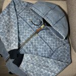 Chaqueta Coach Con Estampado Característico