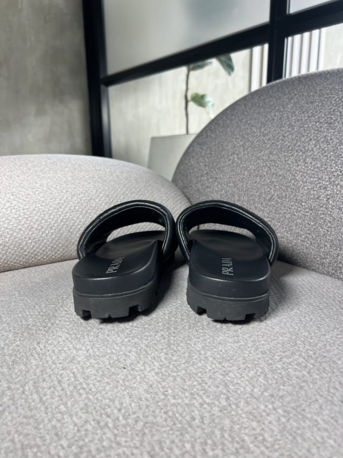 Sandalias Prada con Logo - Image 10