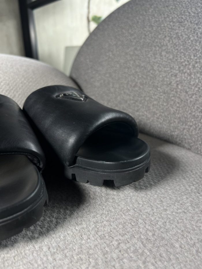 Sandalias Prada con Logo - Image 7
