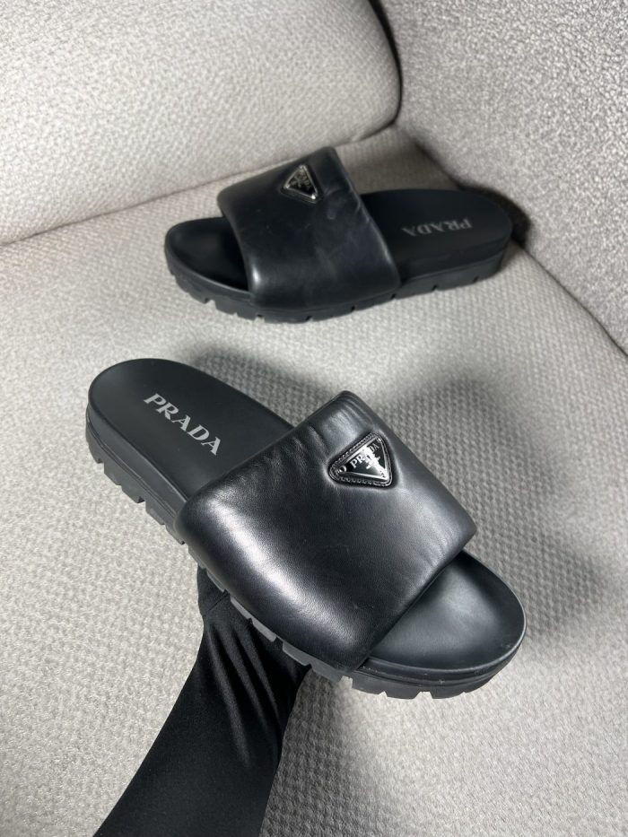 Sandalias Prada con Logo - Image 2