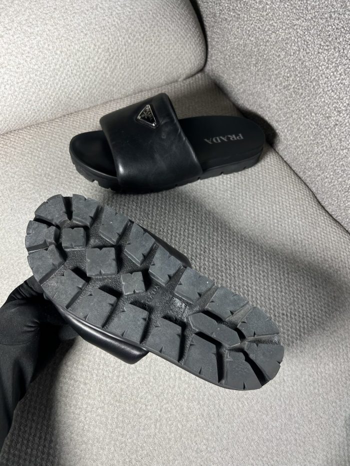 Sandalias Prada con Logo - Image 9