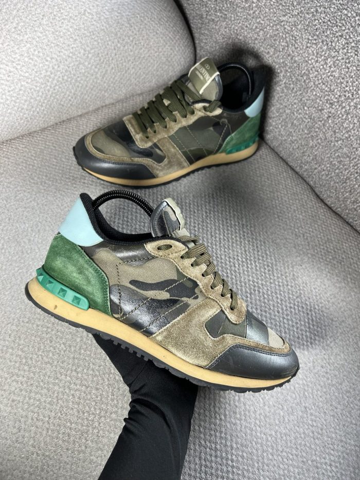 Tenis Valentino Estampado Militar - Image 2