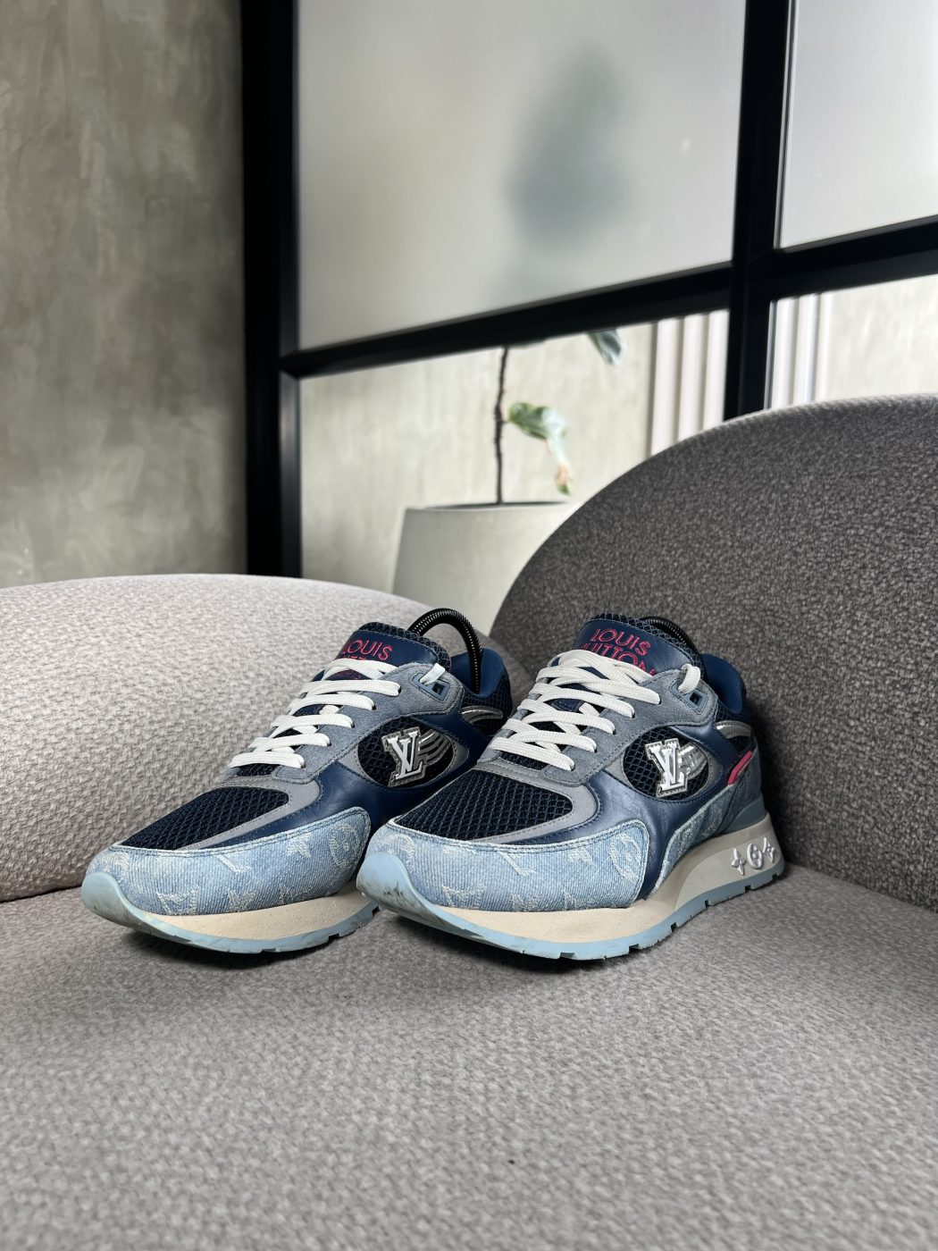 img_5721 Tenis Louis Vuitton Run Away Denim Monogram - Image 1