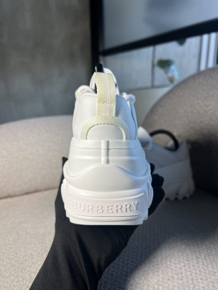 Tenis Burberry - Image 3