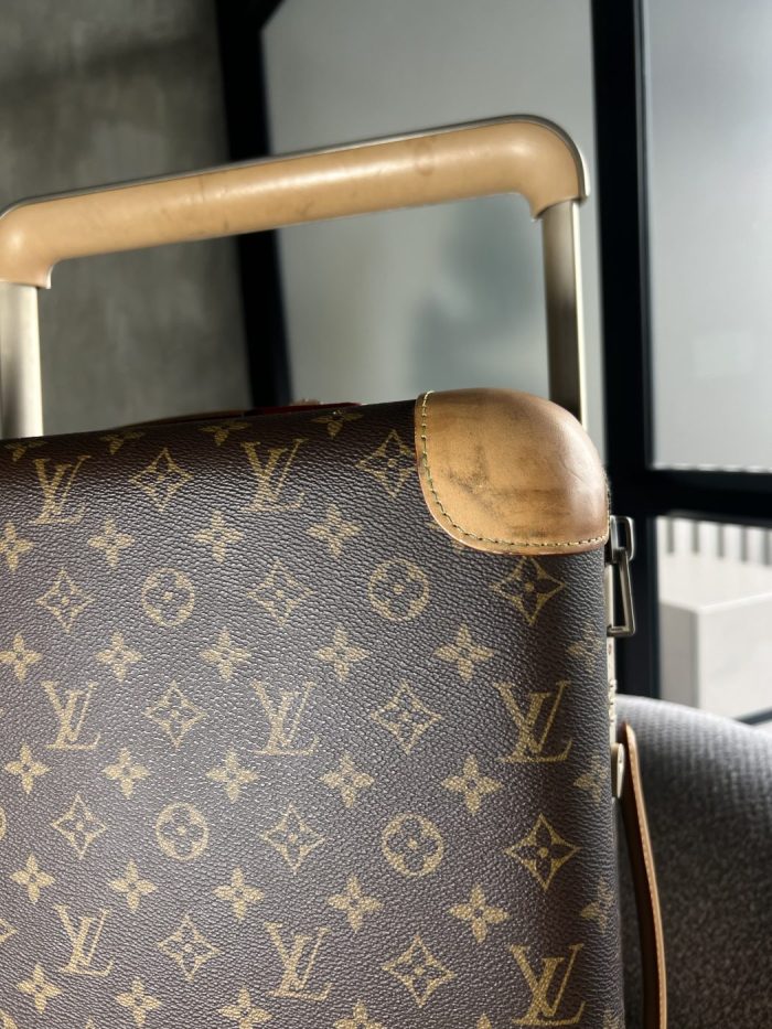 Maleta Louis Vuitton de Ruedas - Image 3