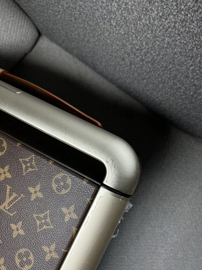 Maleta Louis Vuitton de Ruedas - Image 4