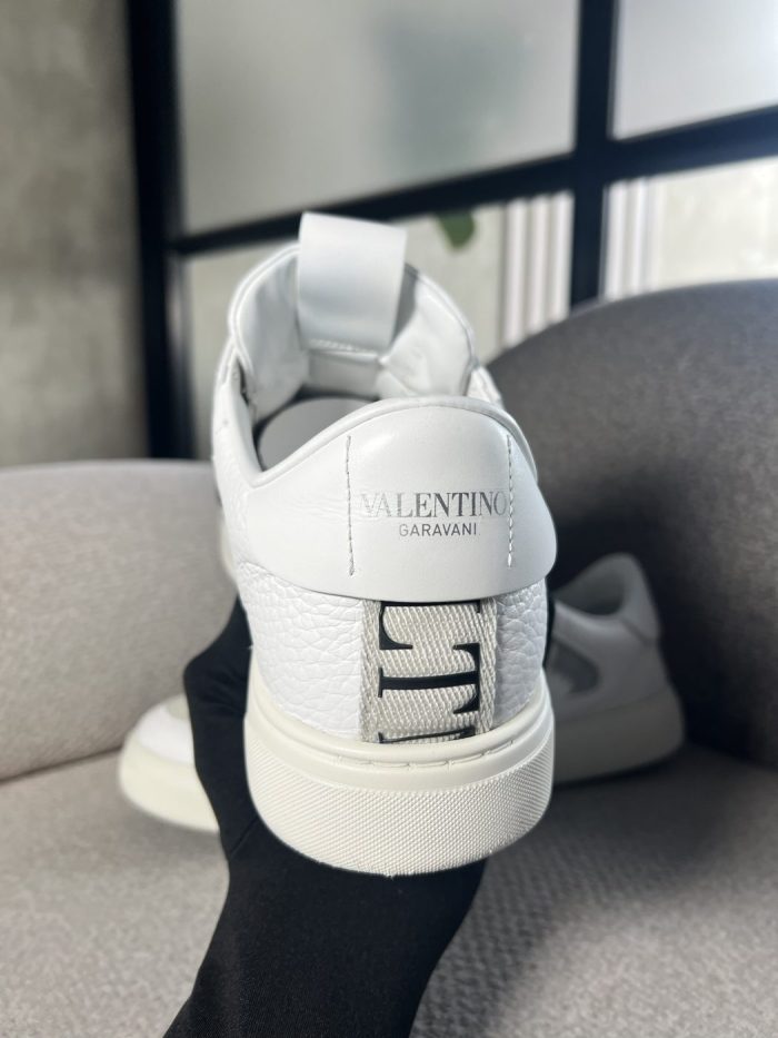 Tenis Valentino Con Logo Lateral - Image 3