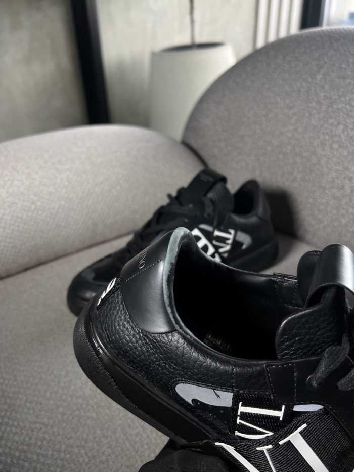 Tenis Valentino Con Logo - Image 6