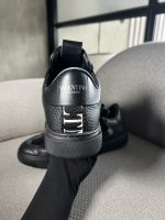 Tenis Valentino Con Logo - Image 3