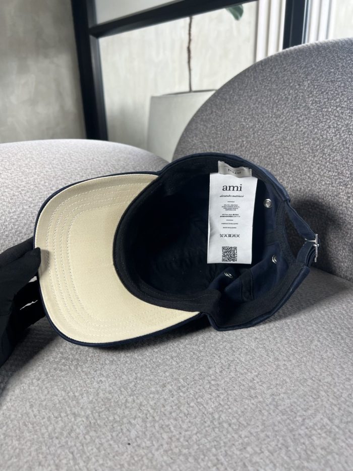 Gorra Ami Con Logo - Image 3