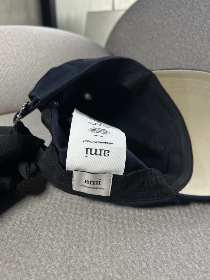 Gorra Ami Con Logo - Image 4