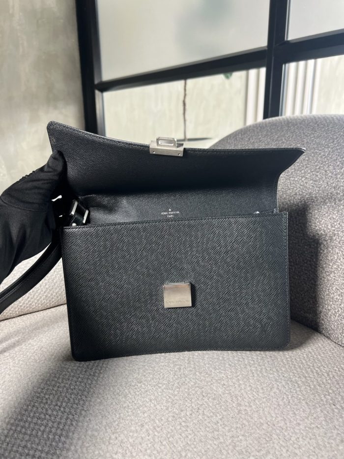 Clutch Louis Vuitton - Image 2