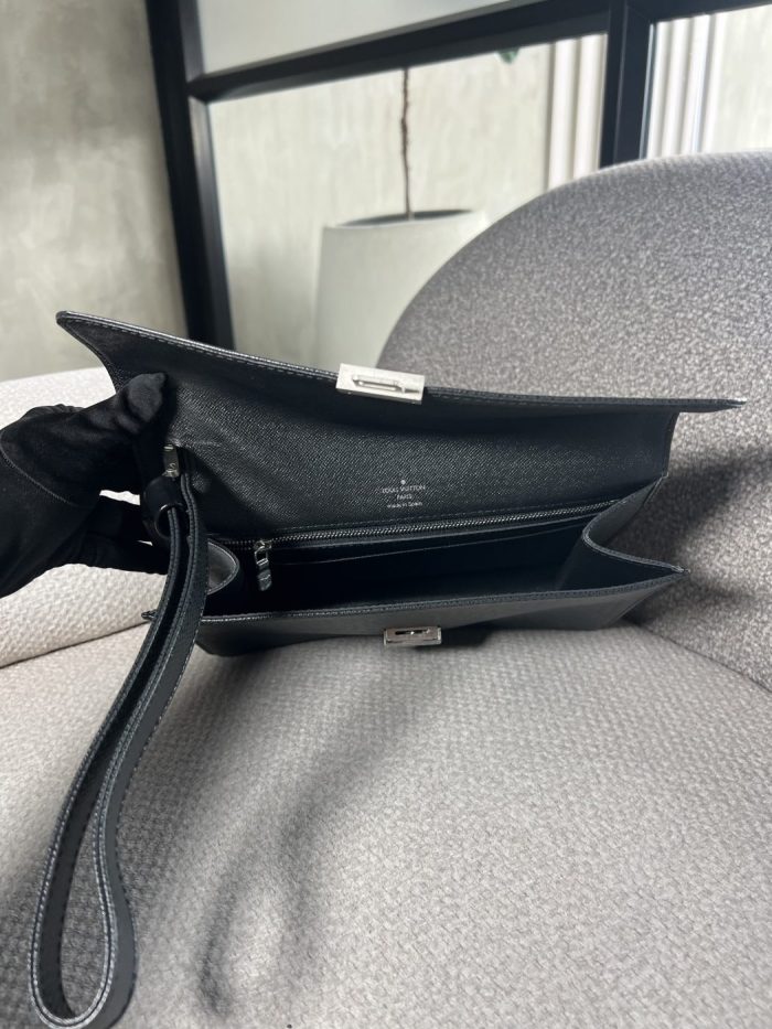 Clutch Louis Vuitton - Image 5