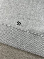 Suéter Givenchy Con Logo - Image 3